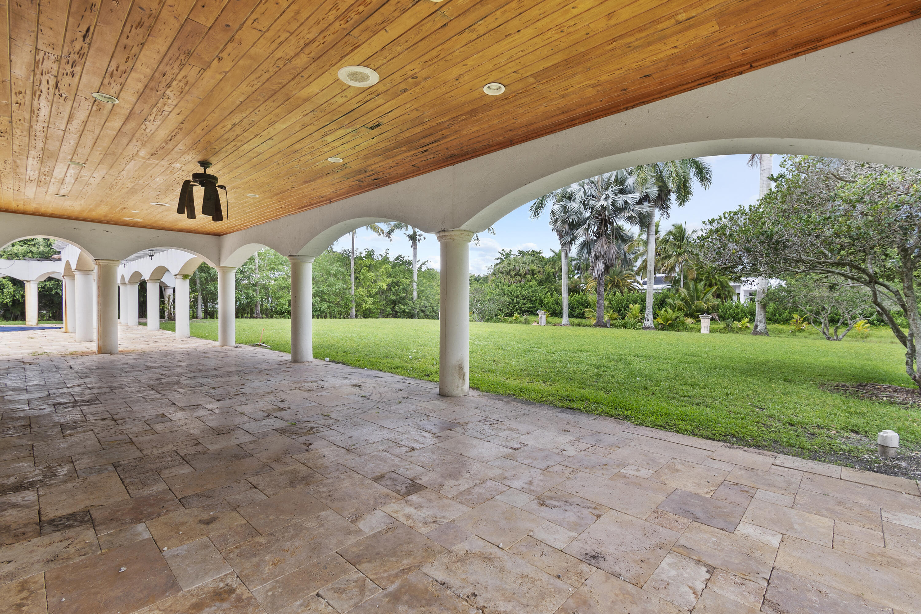 10559 Rio Hermoso Delray Beach, FL 33446 - Photo 11 of 64 11-LUX5726