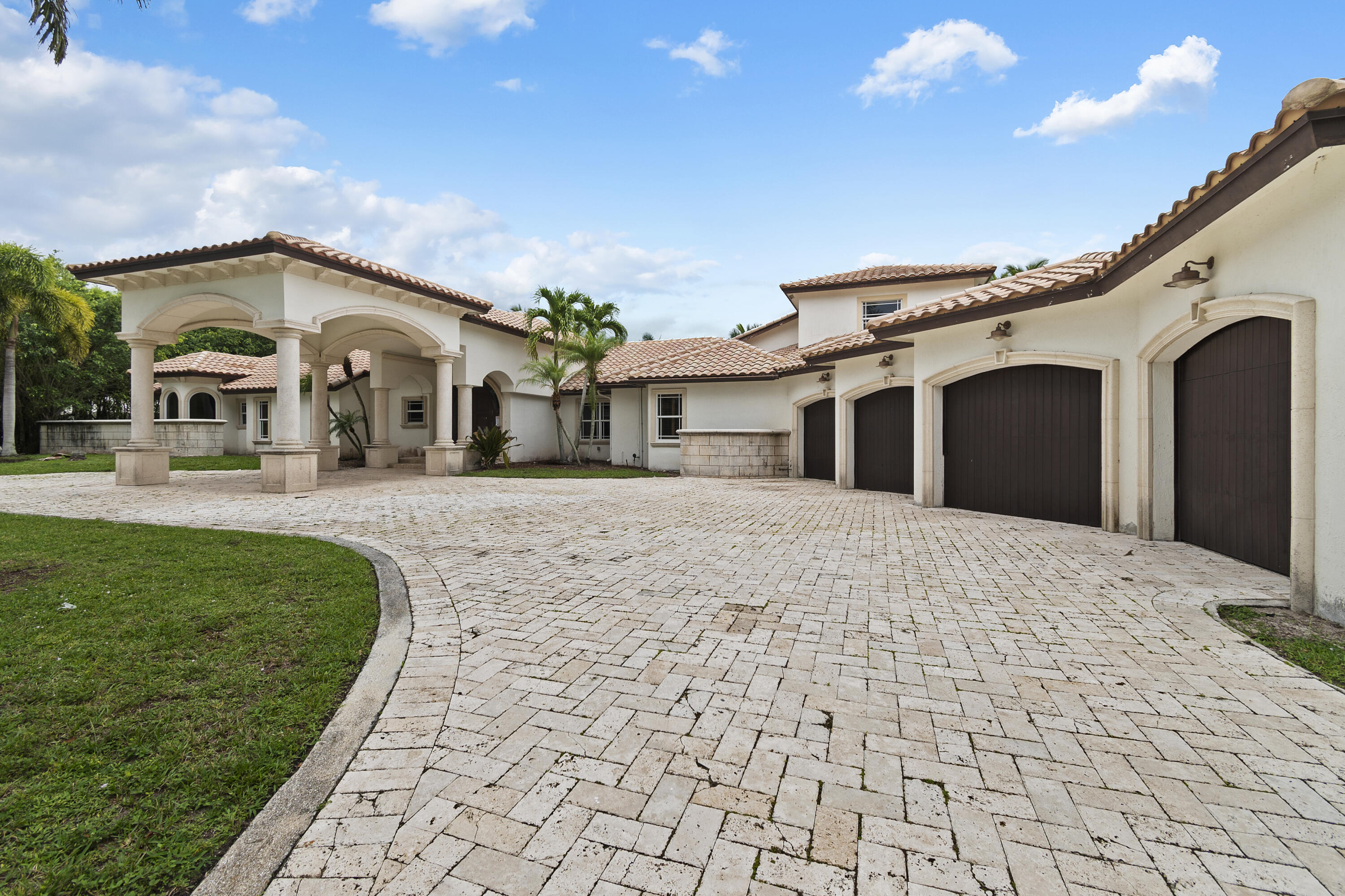 10559 Rio Hermoso Delray Beach, FL 33446 - Photo 2 of 64 02-LUX5666