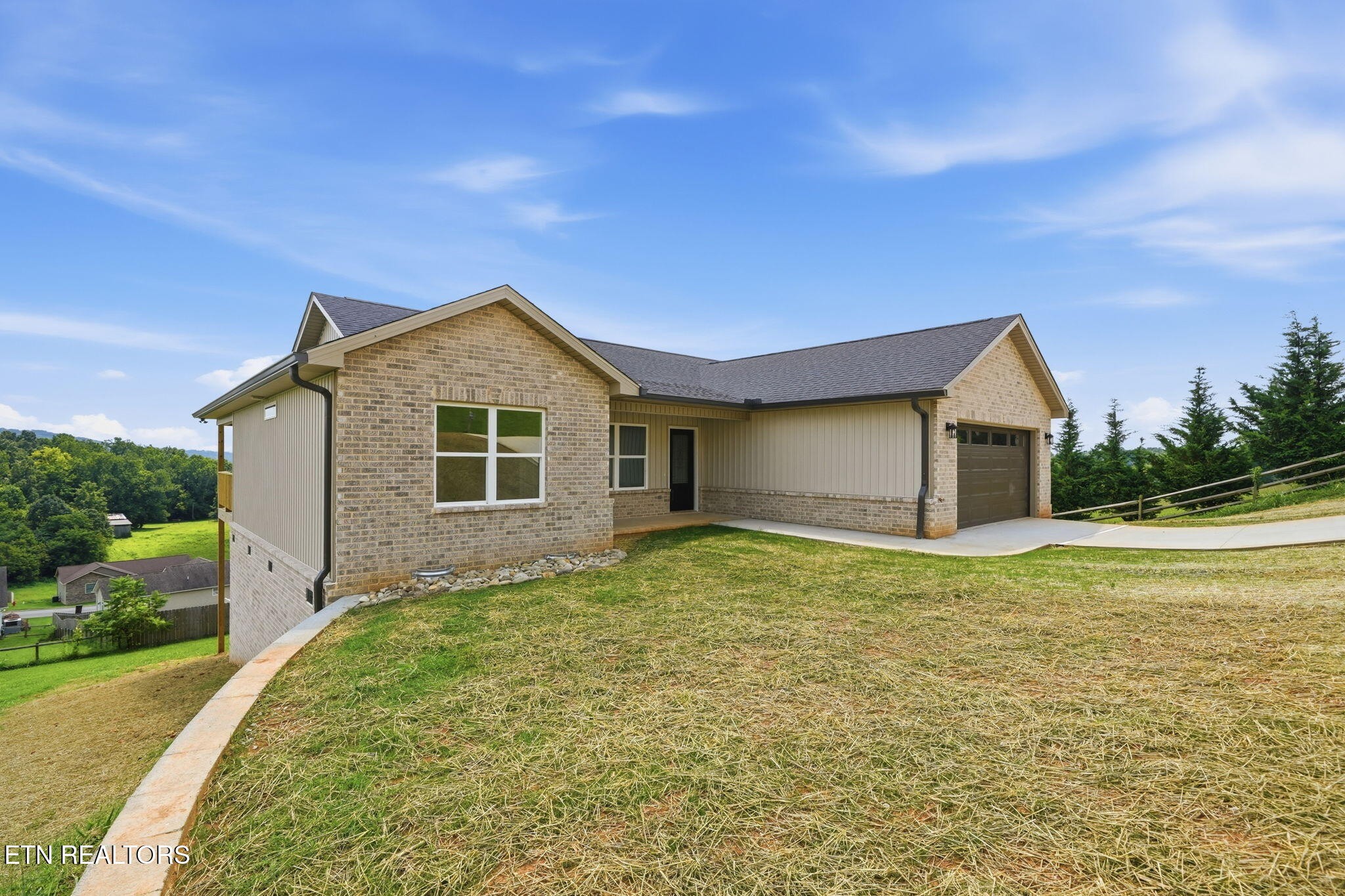 145 Middle Glen Road Maynardville, TN 37807 - Photo 1 of 36 Gallery Image 1