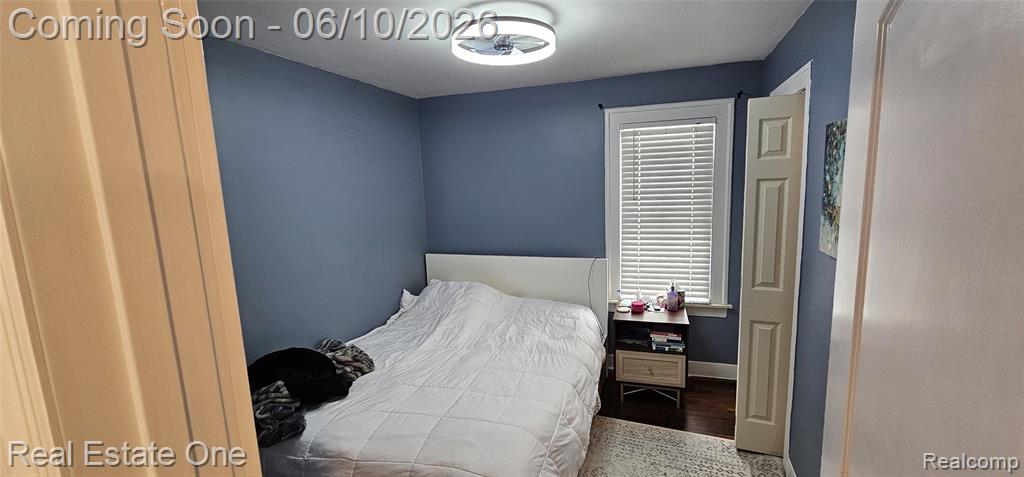 2073 Roslyn Road Grosse Pointe Woods, MI 48236 - Photo 8 of 10