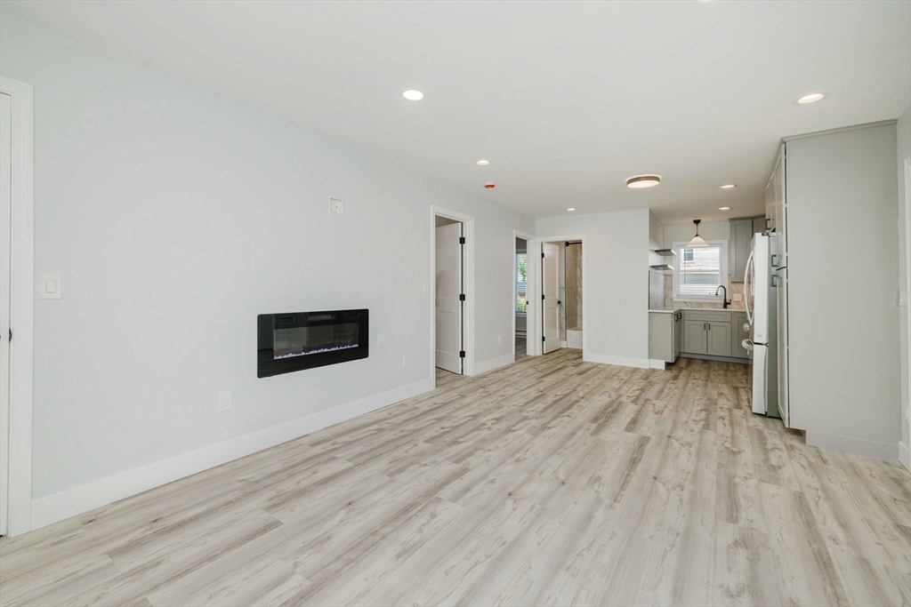 172 Nashua Street Fall River, MA 02721 - Photo 9 of 40
