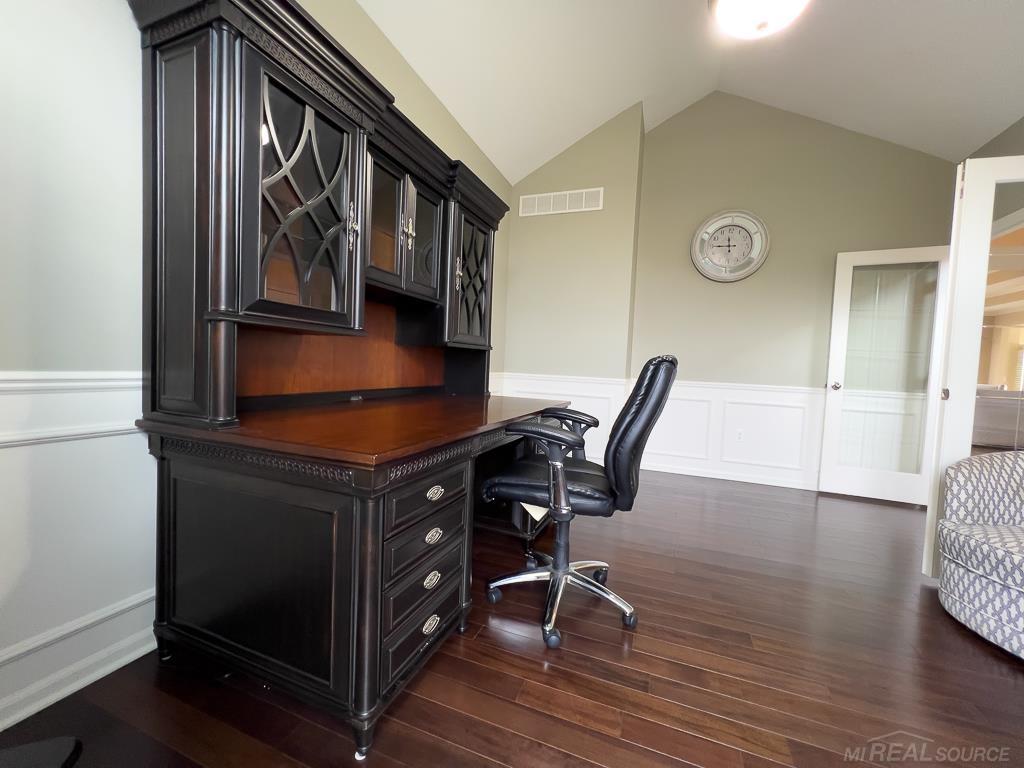 16092 Moore Park Road Macomb, MI 48044 - Photo 34 of 53 50137754-2cc20fc5-1bd0-475a-b93a-fb1b35db6e83.JPG