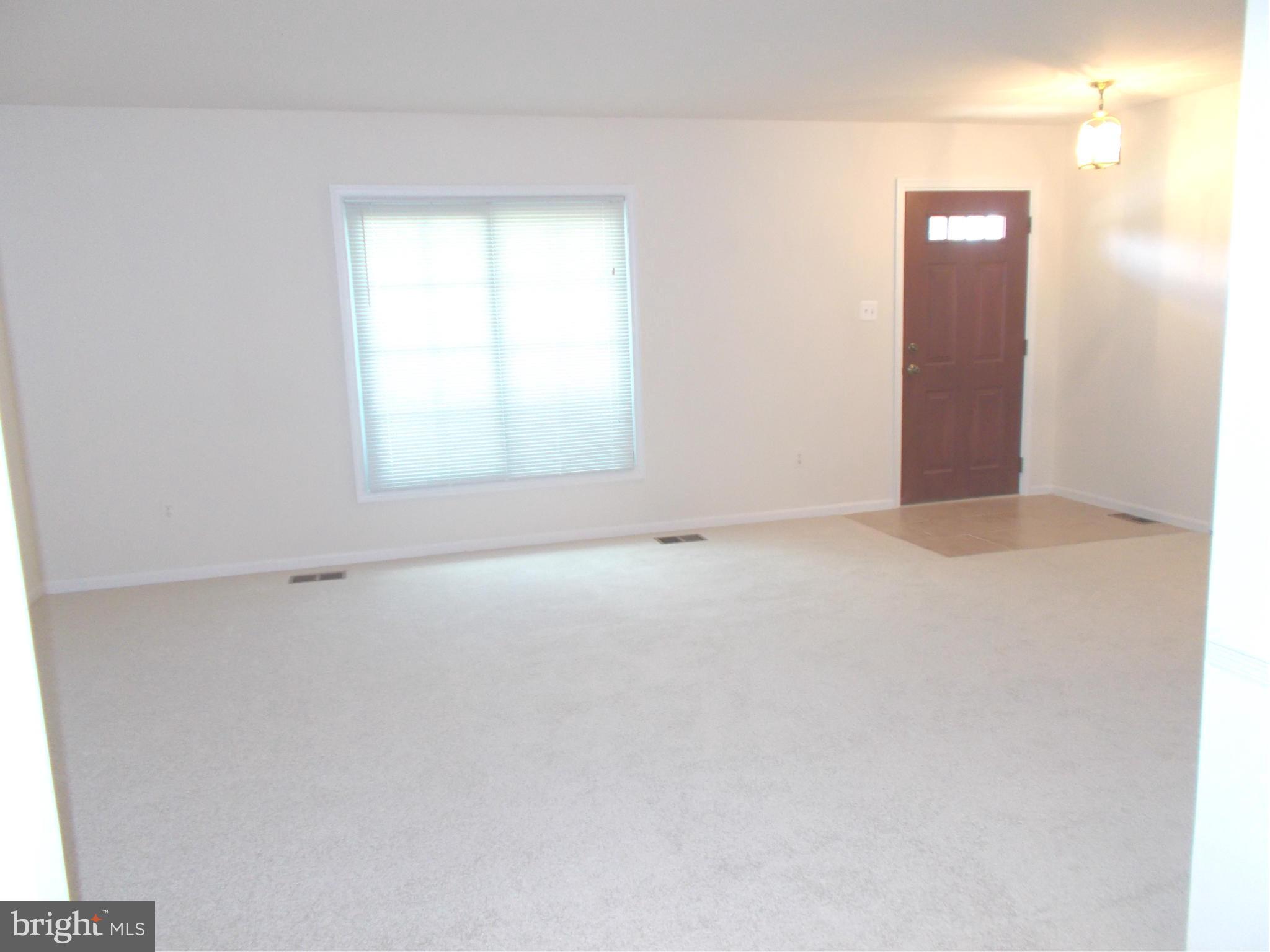 700 North York Road Sterling, VA 20164 - Photo 5 of 15 Living Room