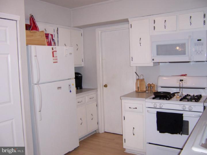 111 Oakmont Road Clementon, NJ 08021 - Photo 13 of 25 Gallery Image 13