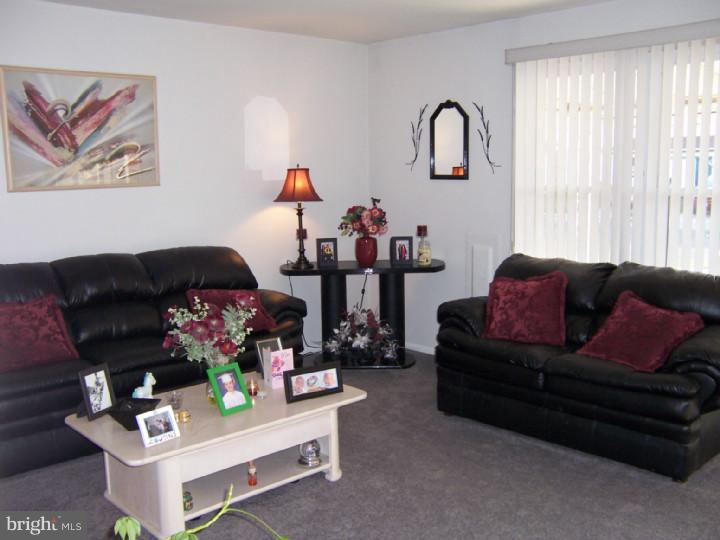 111 Oakmont Road Clementon, NJ 08021 - Photo 6 of 25 Gallery Image 6