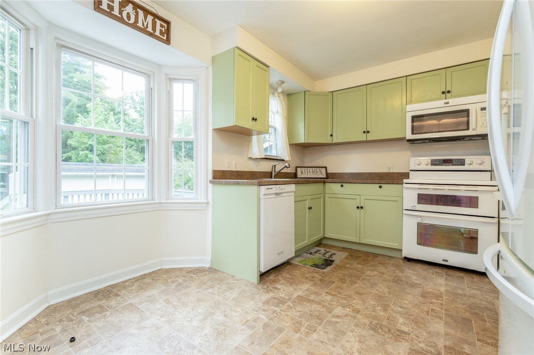 5272 Spencer Road Cleveland, OH 44124 - Photo 13 of 30