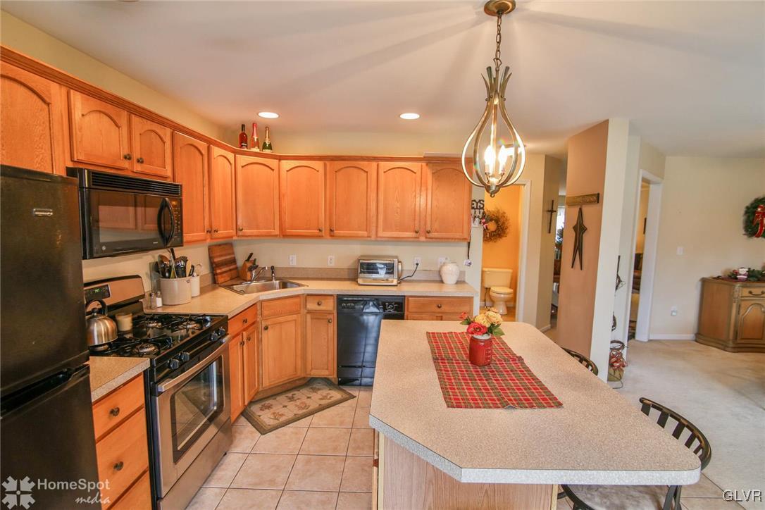 4164 Ross Road Bethlehem, PA 18020 - Photo 11 of 27 Gallery Image 11