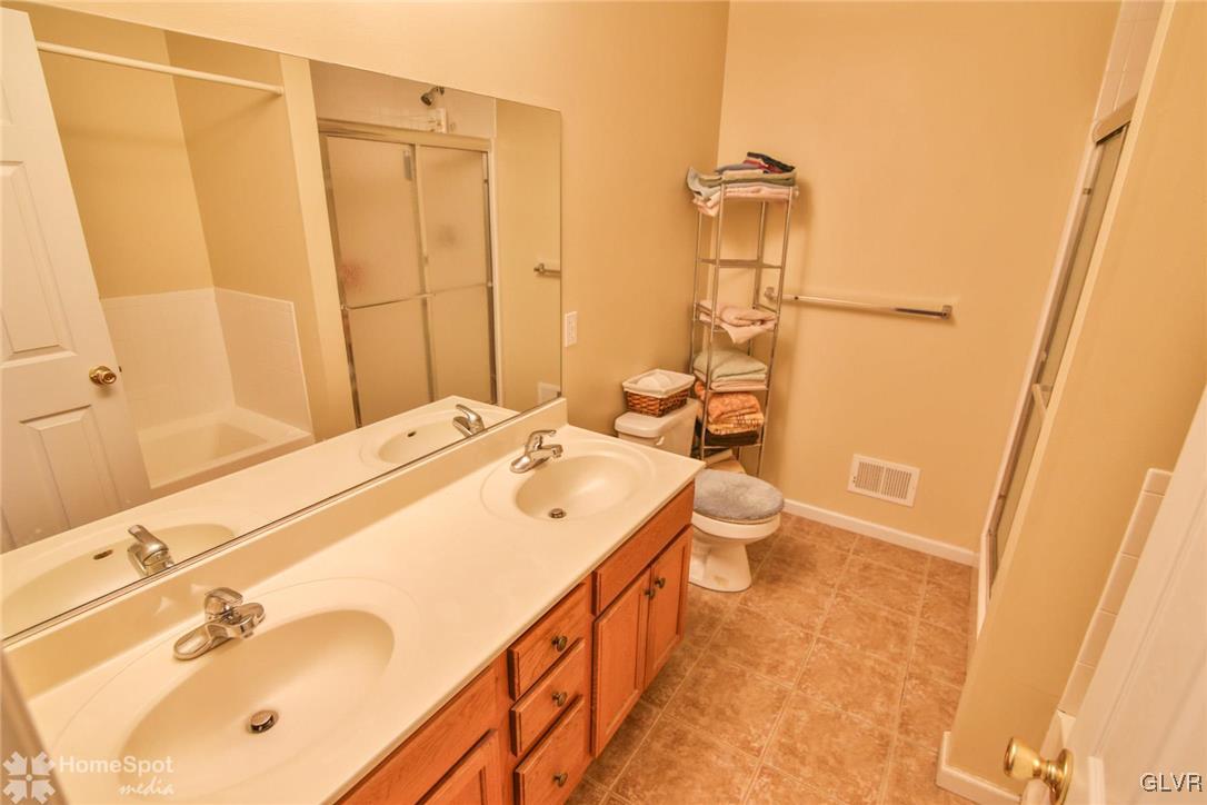 4164 Ross Road Bethlehem, PA 18020 - Photo 19 of 27 Gallery Image 19