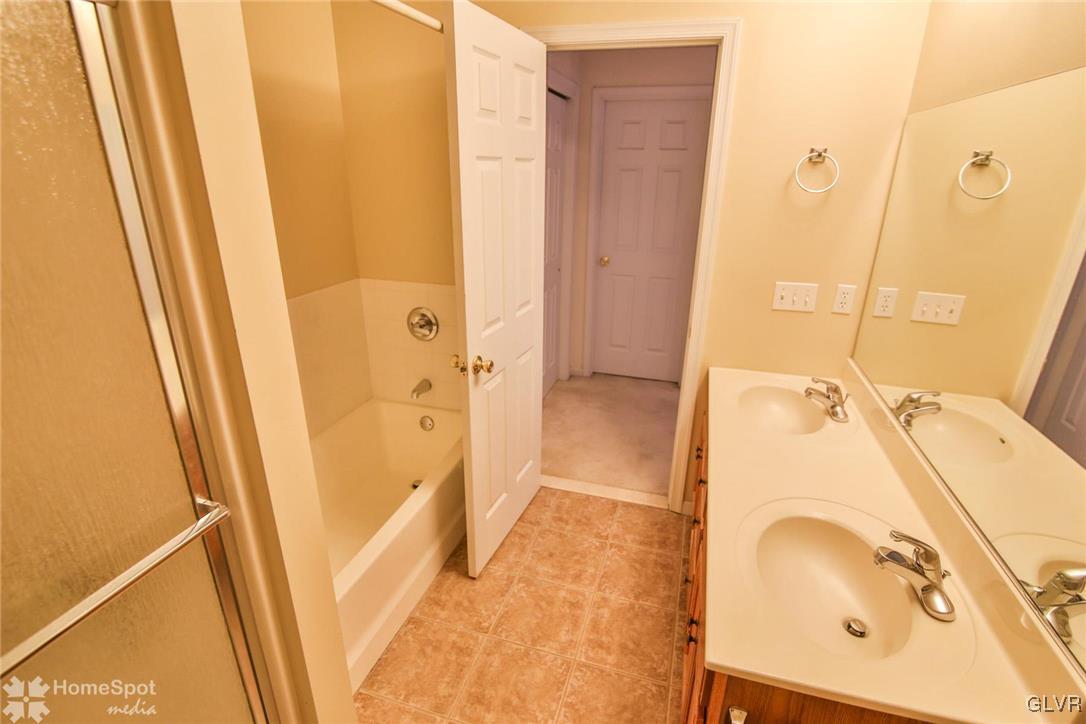 4164 Ross Road Bethlehem, PA 18020 - Photo 20 of 27 Gallery Image 20