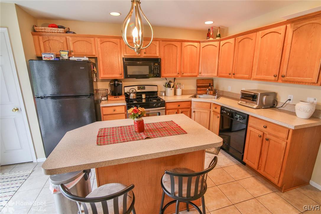 4164 Ross Road Bethlehem, PA 18020 - Photo 10 of 27 Gallery Image 10