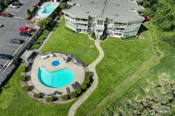 $640,000 | 4214 West Lake Sammamish Parkway Northeast, Unit 202, Redmond, WA 98052