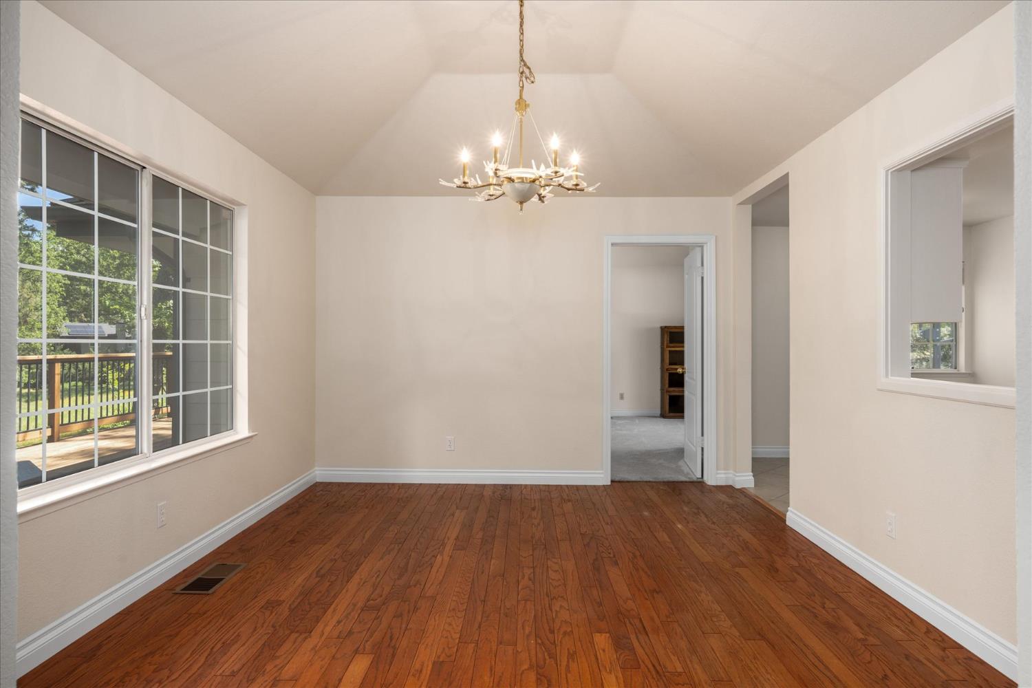 46055 Sutton Drive Oakhurst, CA 93644 - Photo 12 of 68