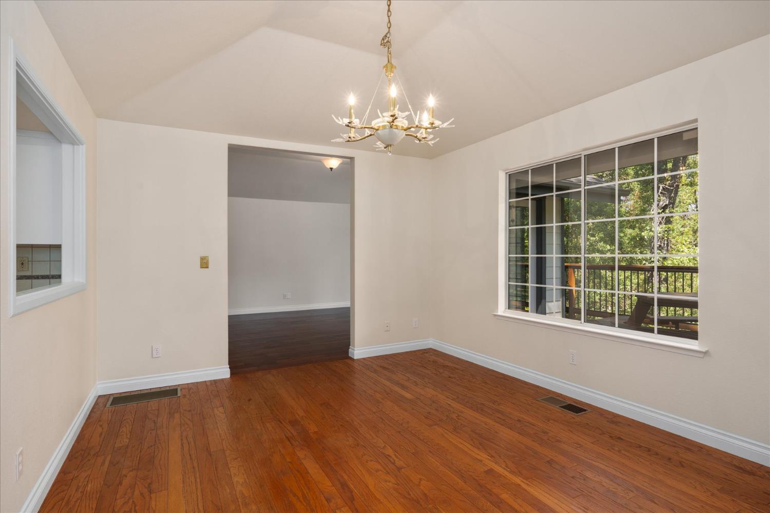 46055 Sutton Drive Oakhurst, CA 93644 - Photo 13 of 68