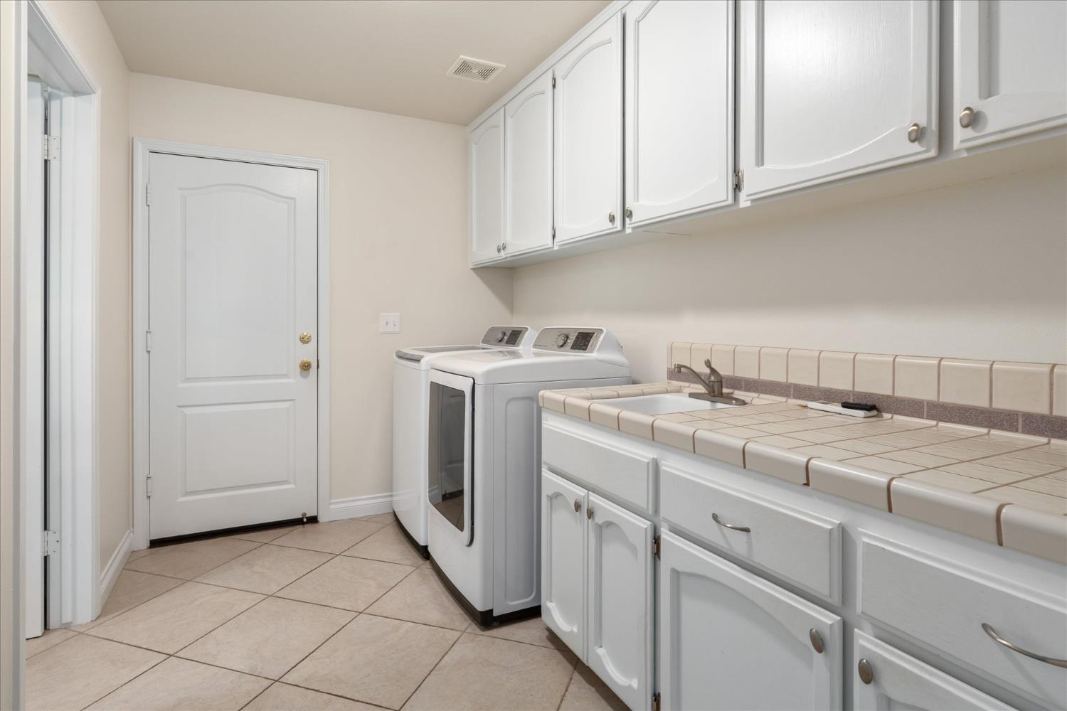 46055 Sutton Drive Oakhurst, CA 93644 - Photo 22 of 68