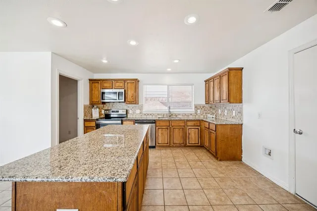 $438,900 | 301 Highland Park Lane, Wylie, TX 75098