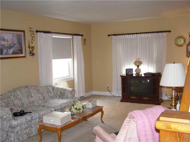 1077 Country Club Road Monongahela, PA 15063 - Photo 5 of 11 Living Room.