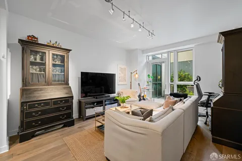 $402,999 | 1688 Pine Street, Unit W201, San Francisco, CA 94109