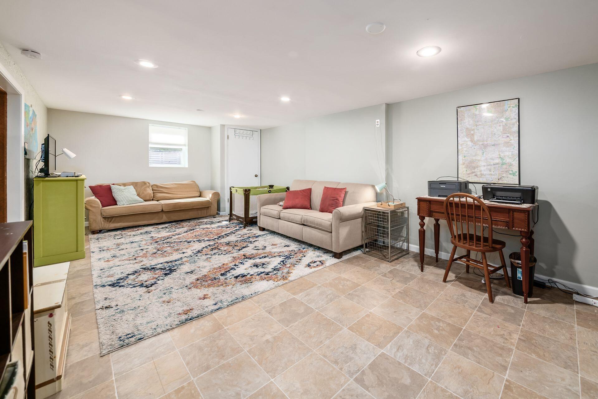 2431 Dover Road Columbus, OH 43209 - Photo 28 of 29 32