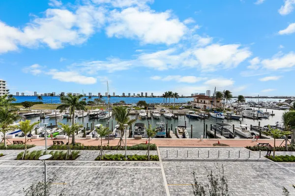 $11,500 | 220 Lake Shore Drive, Unit 304, Lake Park, FL 33403