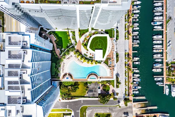 $11,500 | 220 Lake Shore Drive, Unit 304, Lake Park, FL 33403