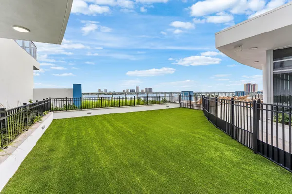 $11,500 | 220 Lake Shore Drive, Unit 304, Lake Park, FL 33403