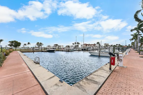 $11,500 | 220 Lake Shore Drive, Unit 304, Lake Park, FL 33403