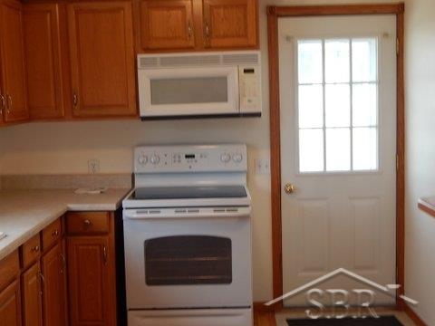 9976 Mill Street Reese, MI 48757 - Photo 3 of 17 31273081-4.JPG