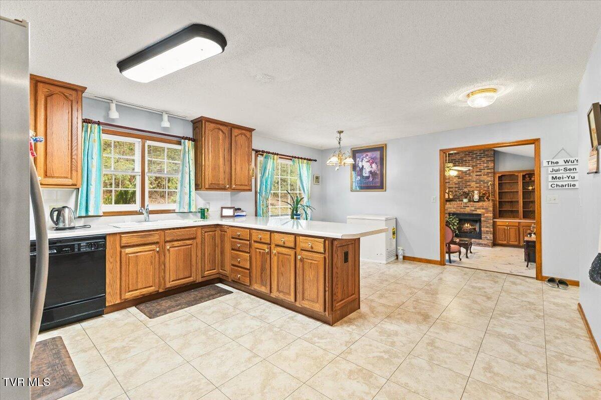 515 Scioto Road Unicoi, TN 37692 - Photo 24 of 55 Kitchen