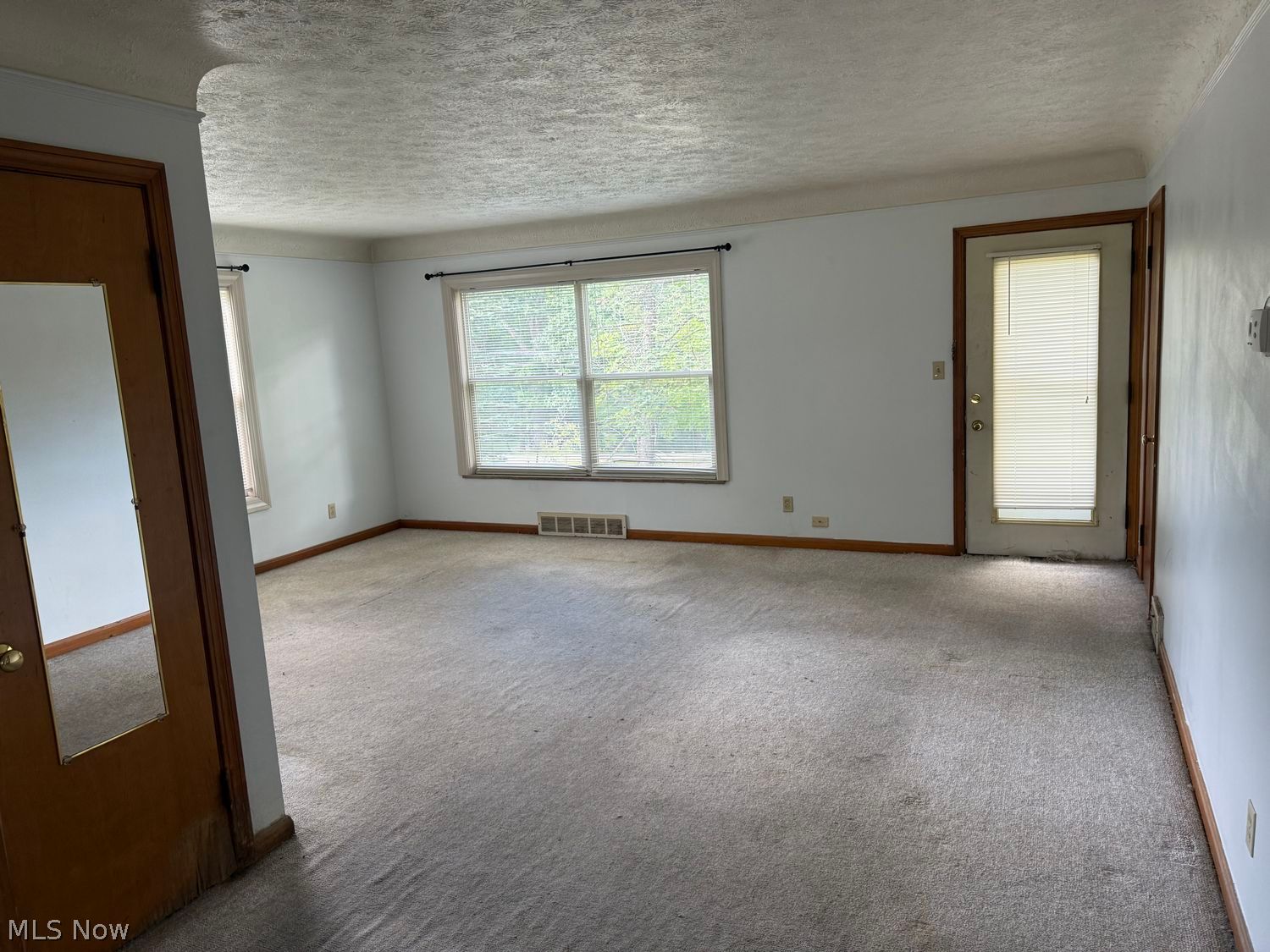 6311 West Pleasant Valley Road Parma, OH 44129 - Photo 4 of 14 Gallery Image 4