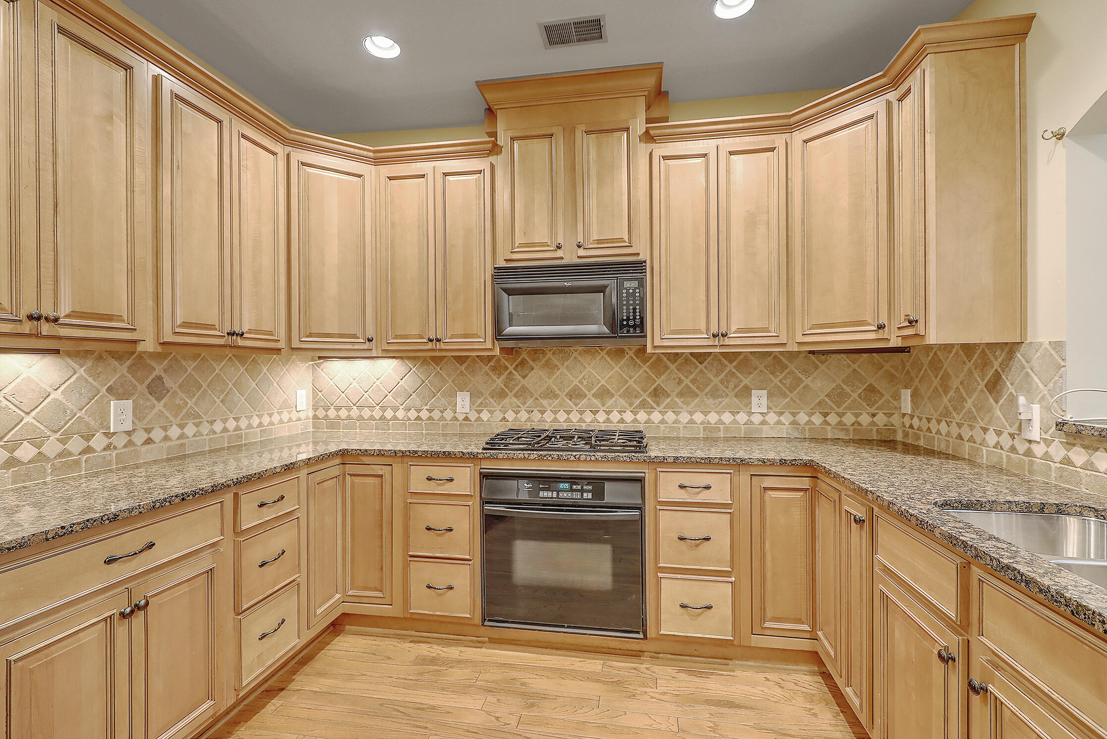 125 Fresh Meadow Lane Mount Pleasant, SC 29466 - Photo 11 of 40 Kitchen