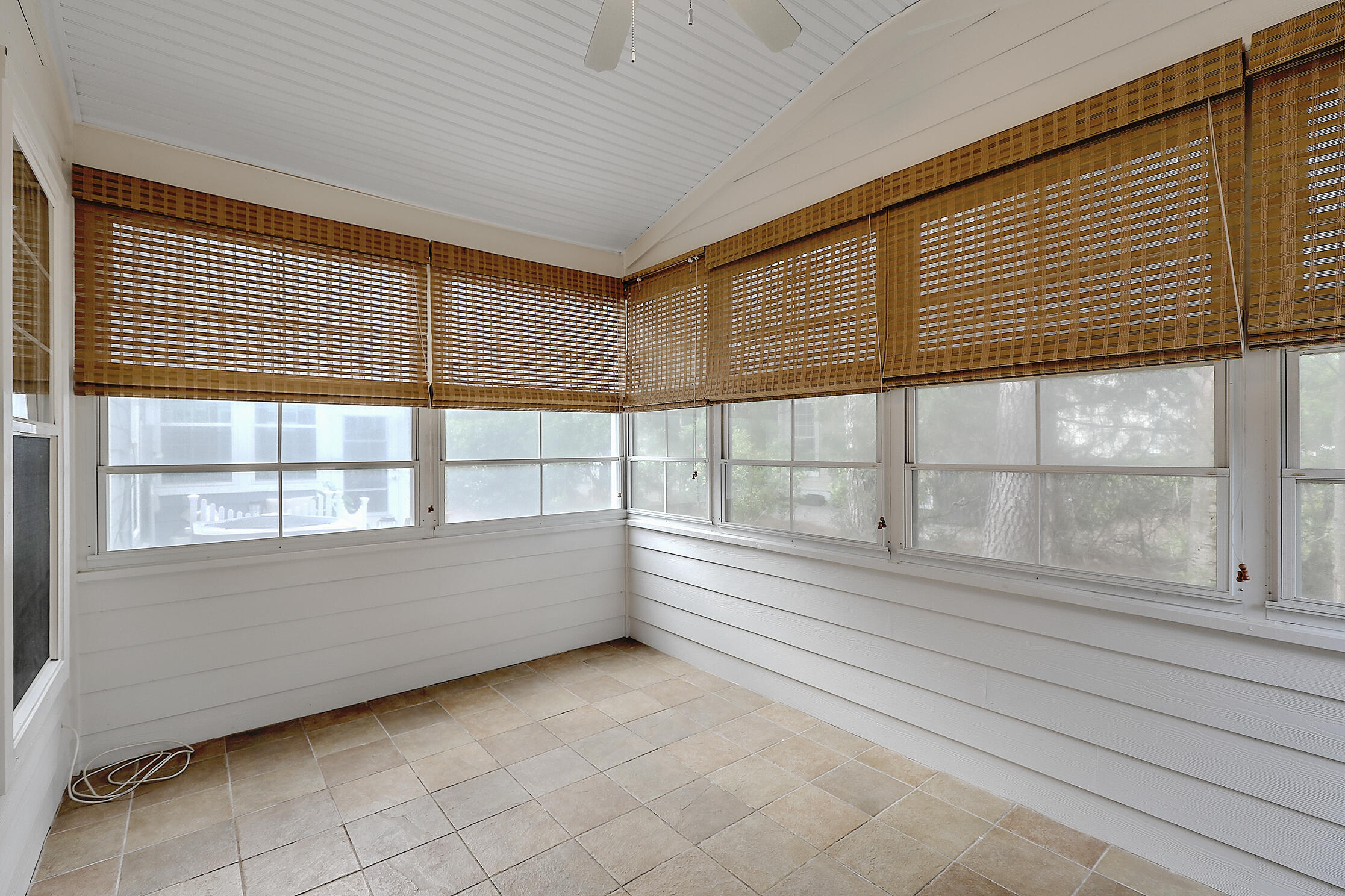 125 Fresh Meadow Lane Mount Pleasant, SC 29466 - Photo 19 of 40 Sunroom
