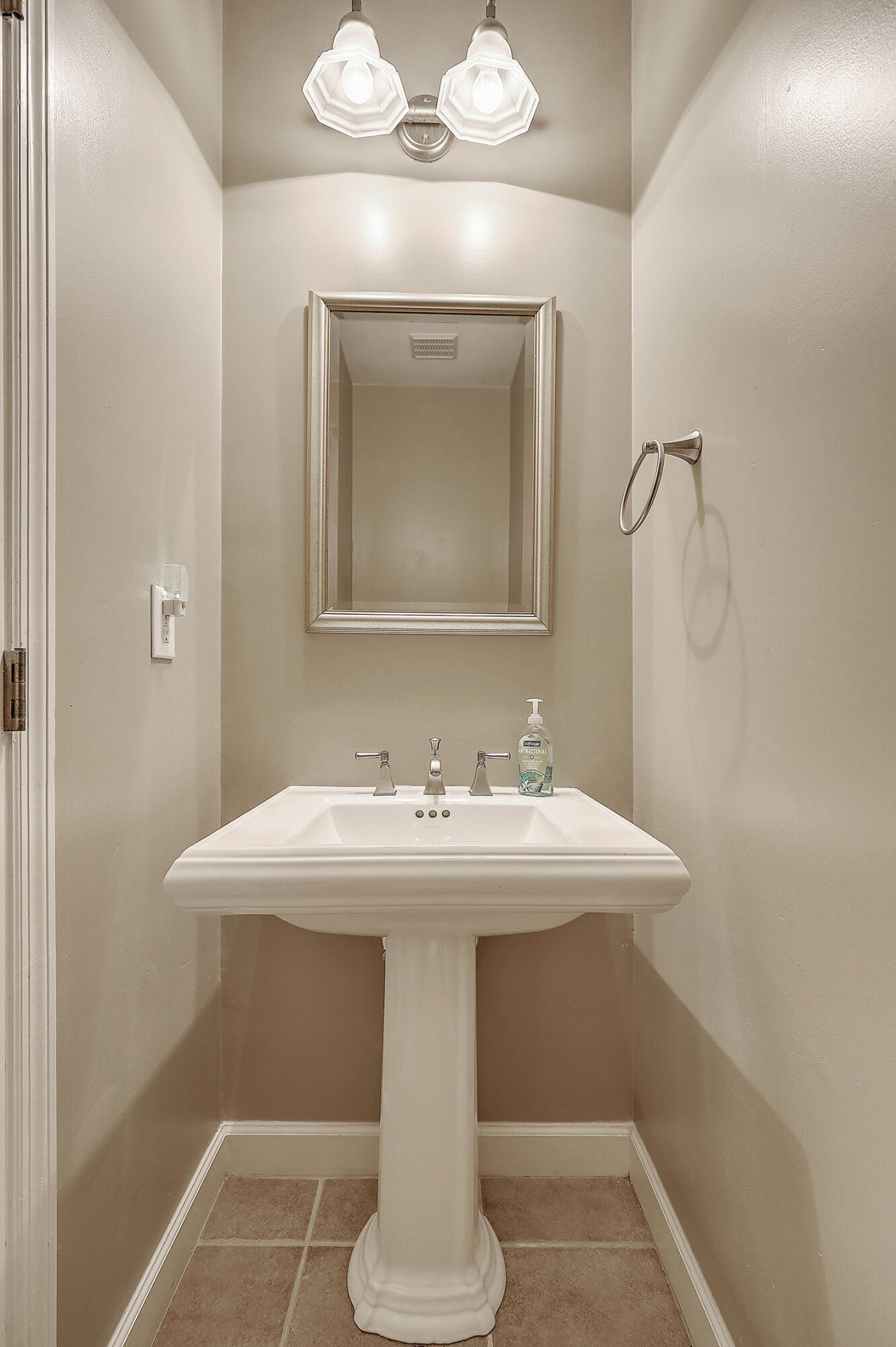 125 Fresh Meadow Lane Mount Pleasant, SC 29466 - Photo 21 of 40 Half Bathroom (Downstairs)