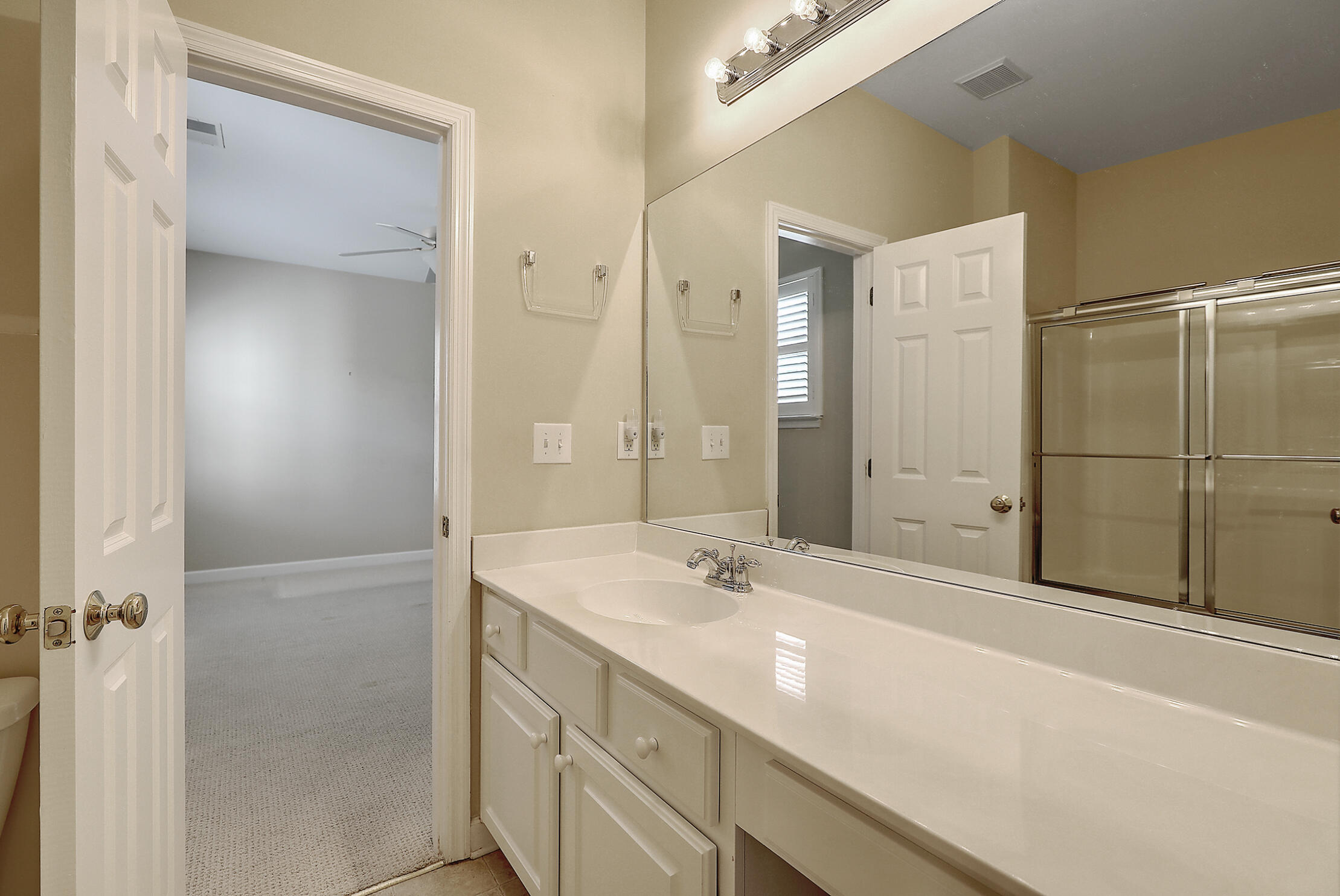 125 Fresh Meadow Lane Mount Pleasant, SC 29466 - Photo 34 of 40 Jack & Jill Bathroom
