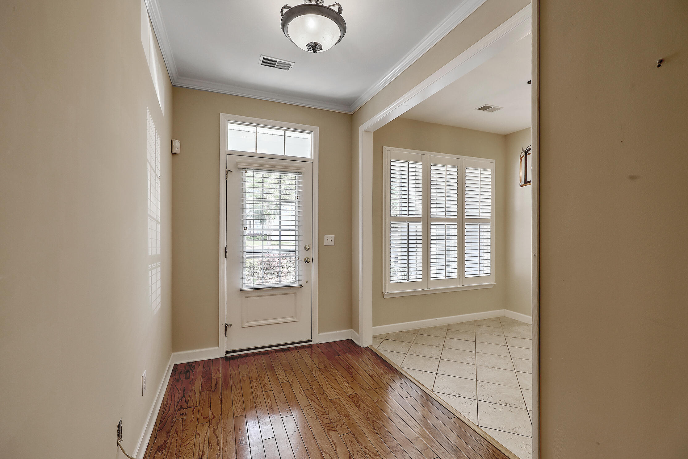 125 Fresh Meadow Lane Mount Pleasant, SC 29466 - Photo 6 of 40 Foyer