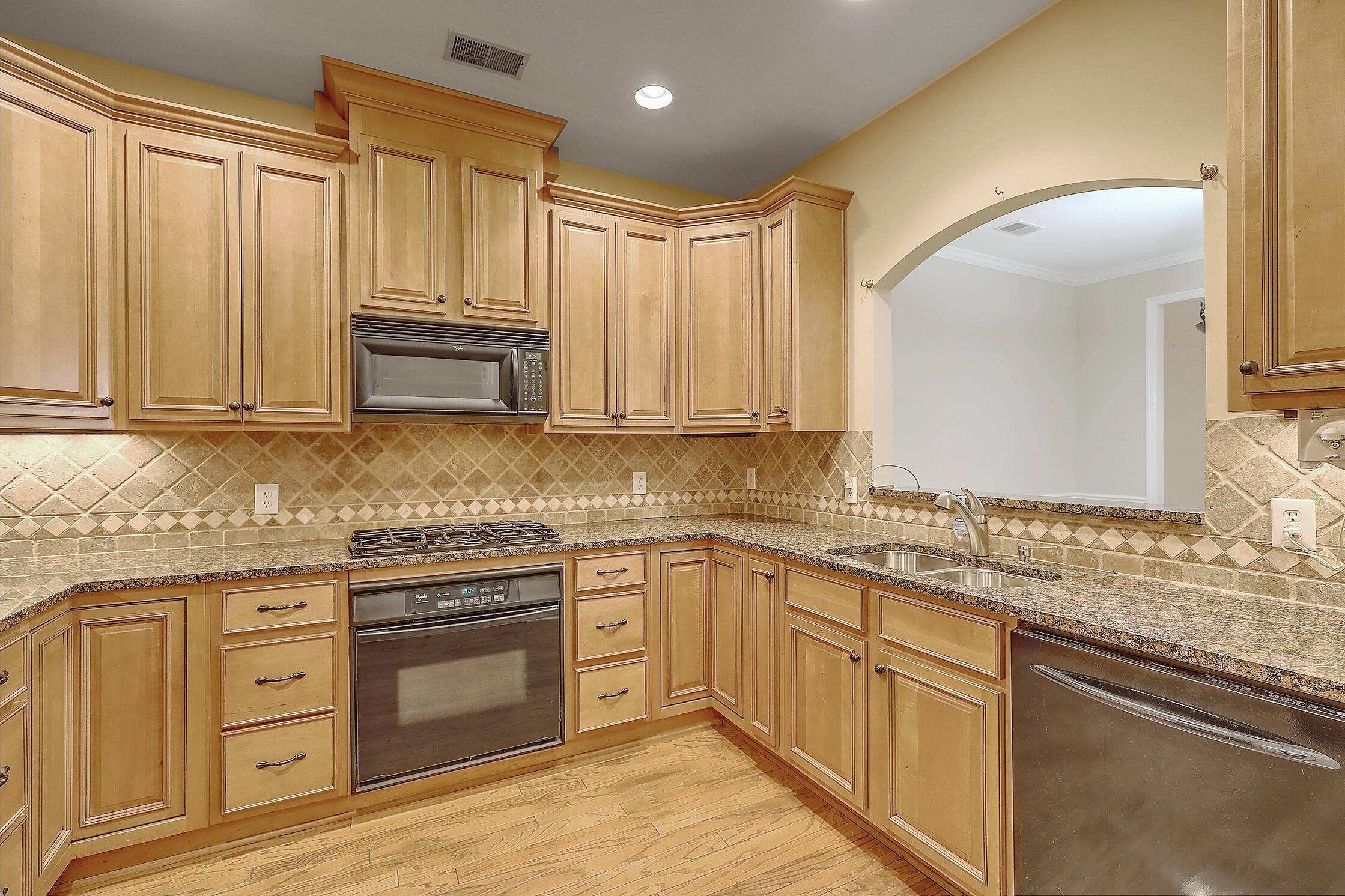 125 Fresh Meadow Lane Mount Pleasant, SC 29466 - Photo 10 of 40 Kitchen