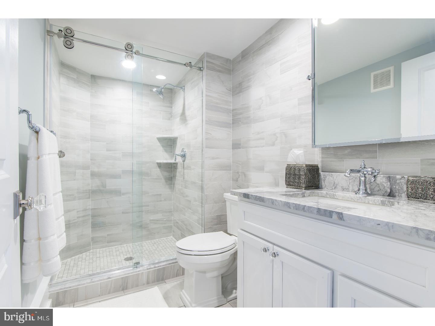 907 Pine Street Philadelphia, PA 19107 - Photo 12 of 25 Bathroom