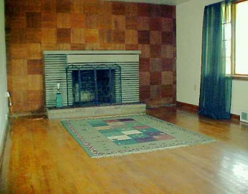 2397 Brodhead Road Aliquippa, PA 15001 - Photo 3 of 5 Living Room.