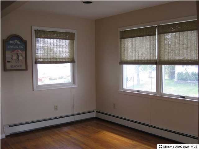 19 Griffin Street Monmouth Beach, NJ 07750 - Photo 5 of 20 Sitting Area