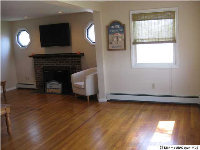 19 Griffin Street Monmouth Beach, NJ 07750 - Photo 6 of 20 Sitting Area/Living Room