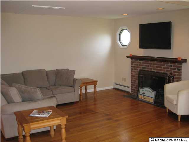 19 Griffin Street Monmouth Beach, NJ 07750 - Photo 8 of 20 Living Room