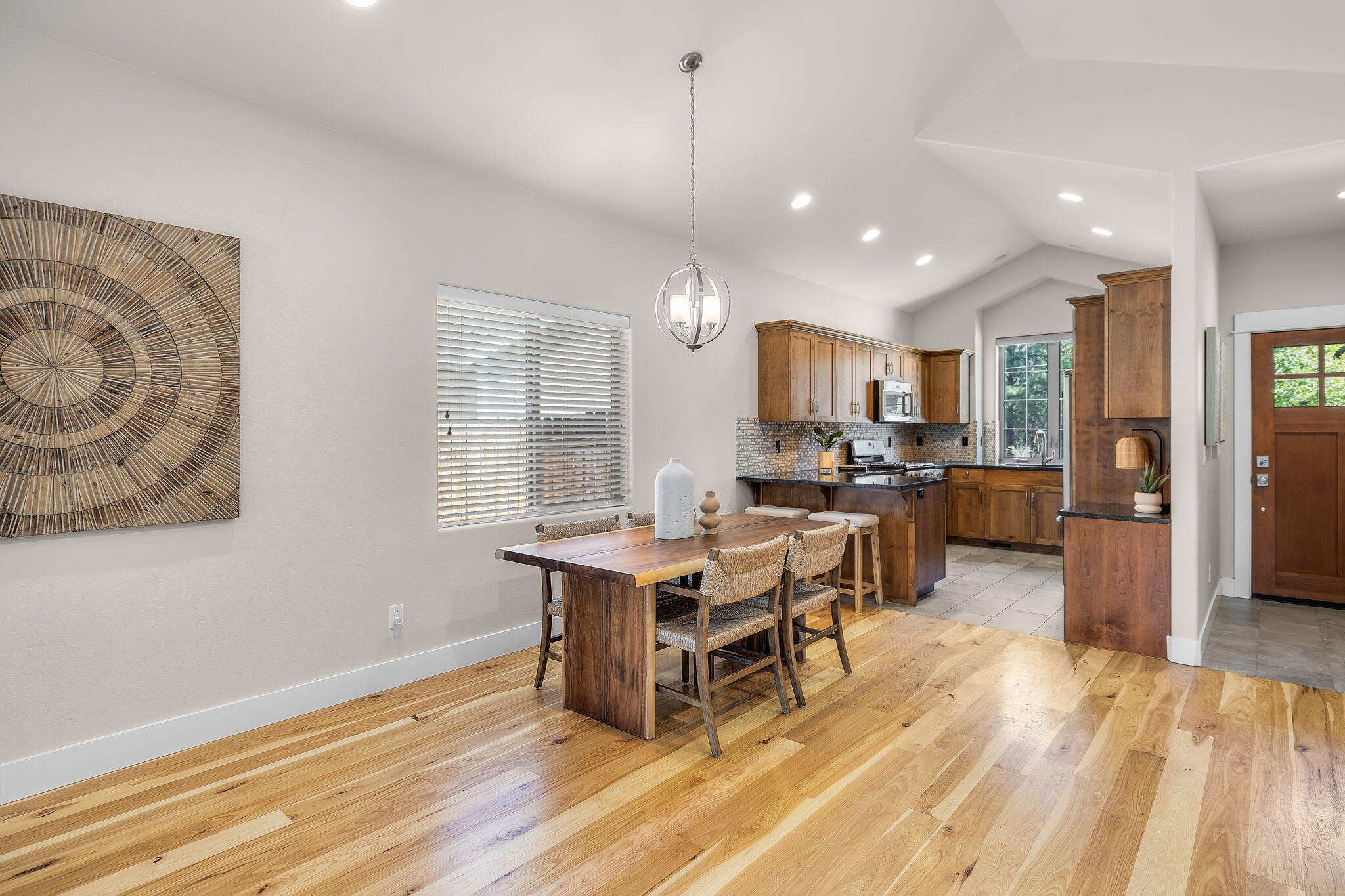 62529 Eagle Road Bend, OR 97701 - Photo 4 of 40 4