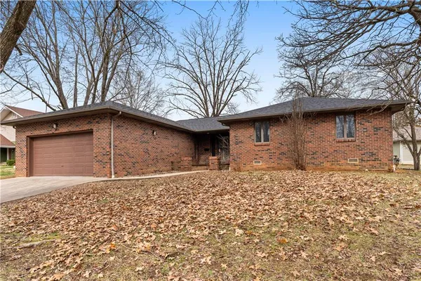 $228,000 | 802 Timberbrook Drive, Nevada, MO 64772