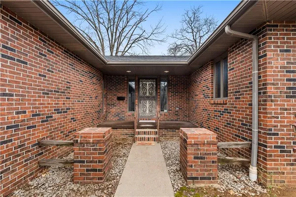 $228,000 | 802 Timberbrook Drive, Nevada, MO 64772