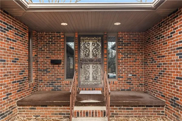 $228,000 | 802 Timberbrook Drive, Nevada, MO 64772