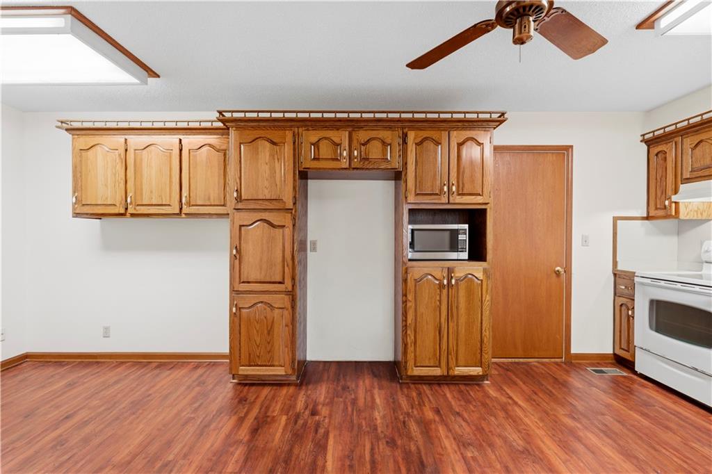 802 Timberbrook Drive Nevada, MO 64772 - Photo 7 of 45