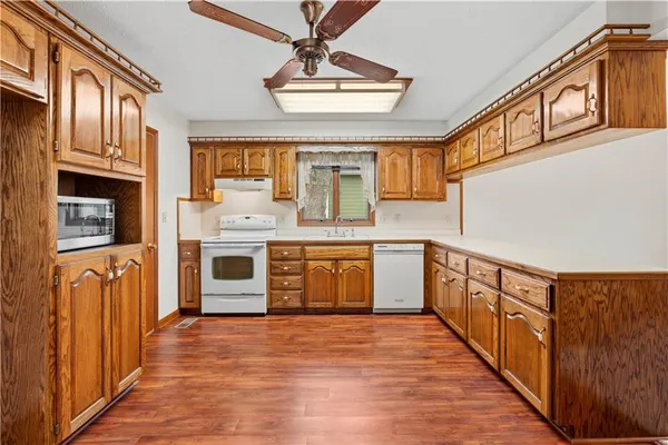 $228,000 | 802 Timberbrook Drive, Nevada, MO 64772