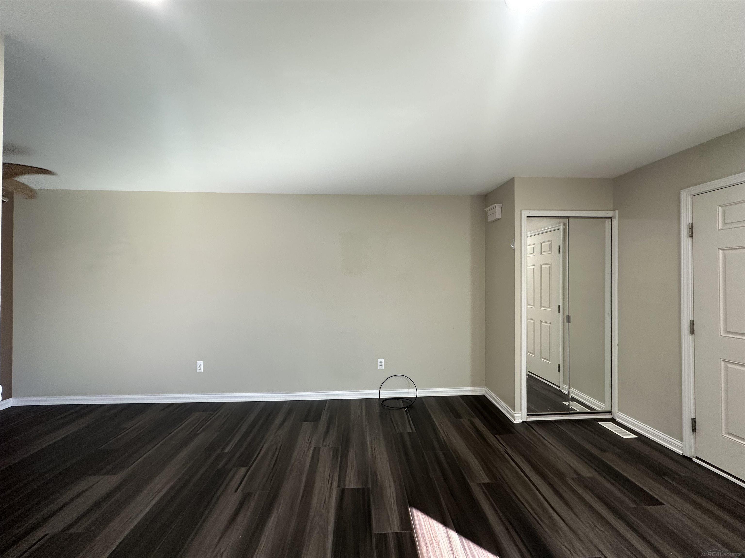 28219 Raleigh Crescent Drive New Baltimore, MI 48051 - Photo 19 of 35