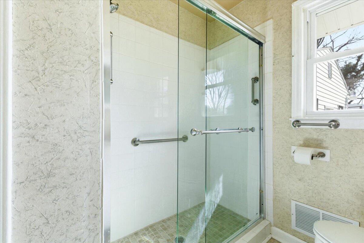 212 Cherryhill Road Northwest Roanoke, VA 24017 - Photo 20 of 30 a bathroom with a shower and toilet