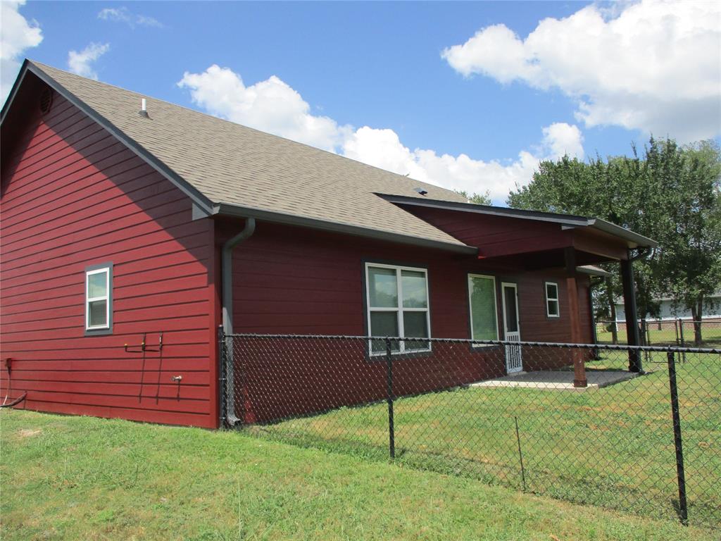 148 Mill Street Emory, TX 75440 - Photo 3 of 28