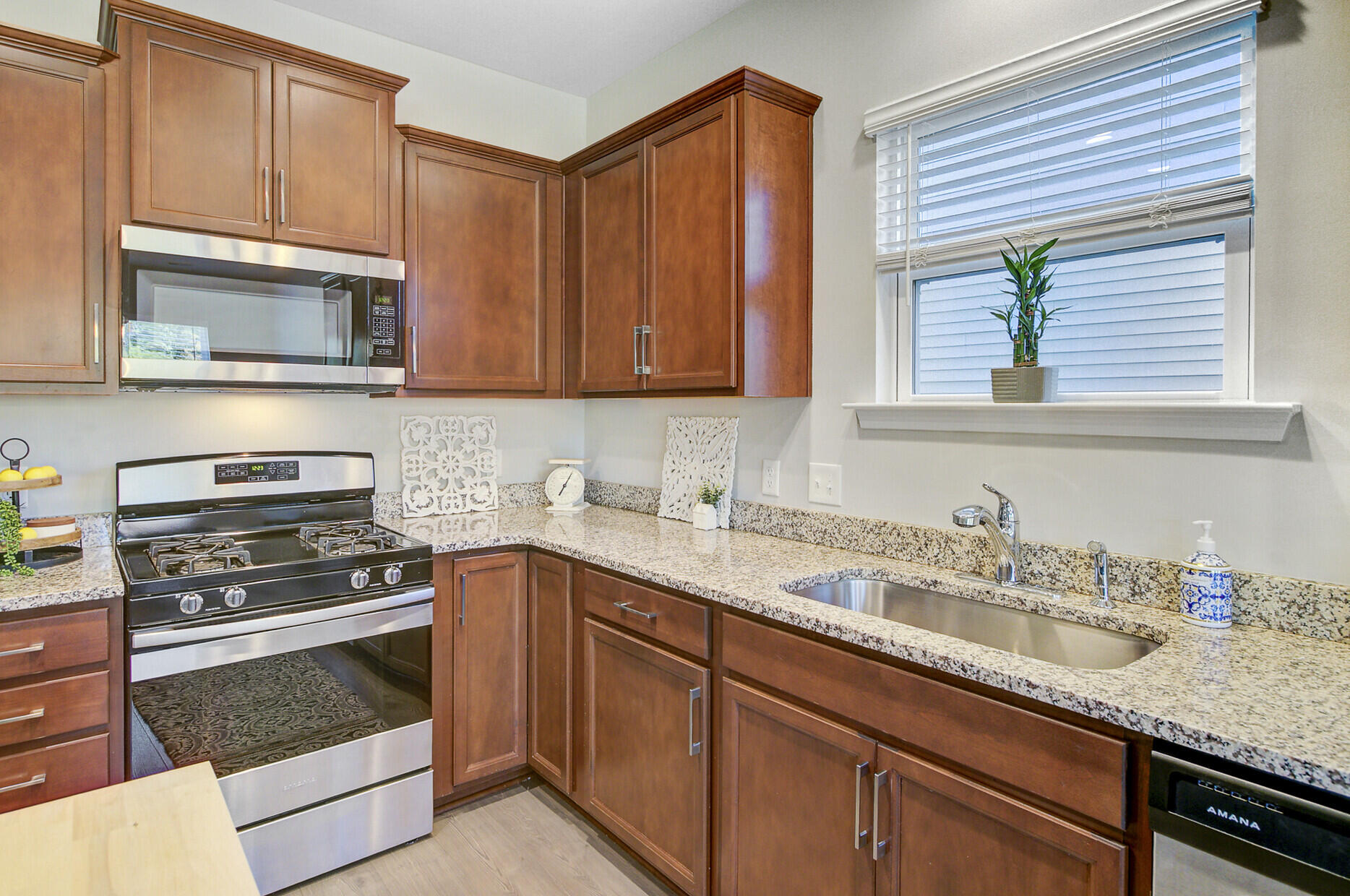 219 Hayworth Road Summerville, SC 29486 - Photo 10 of 37 46_9 (1)_mls